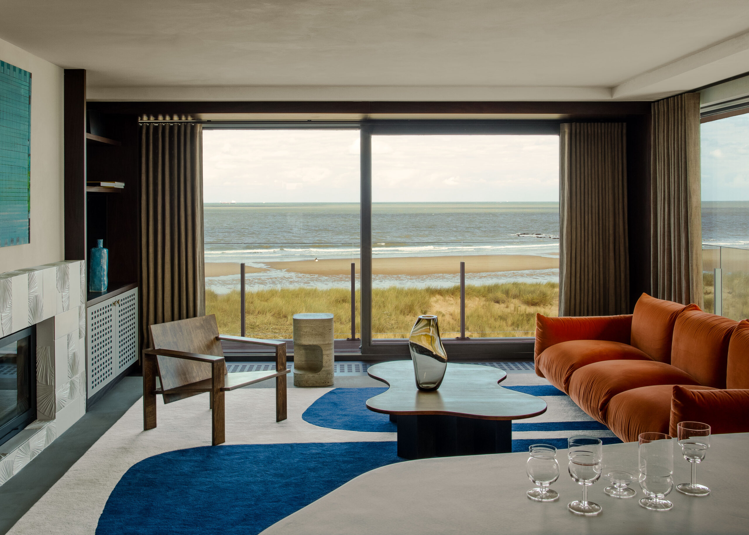Image Crafting Perfection: A Bespoke Carpet for the ‘Sunset Apartment’ by Aurélie Penneman Interior Design in Knokke-Zoute